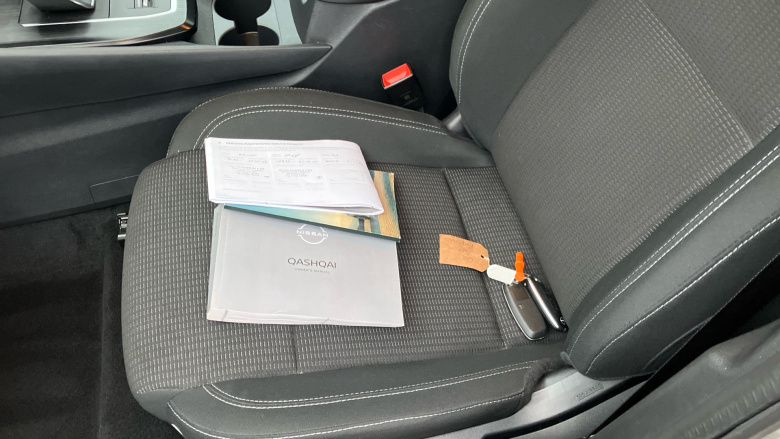 Nissan Qashqai 1.3 DiG-T MH 158 Acenta Premium 5dr Xtronic Petrol Hatchback